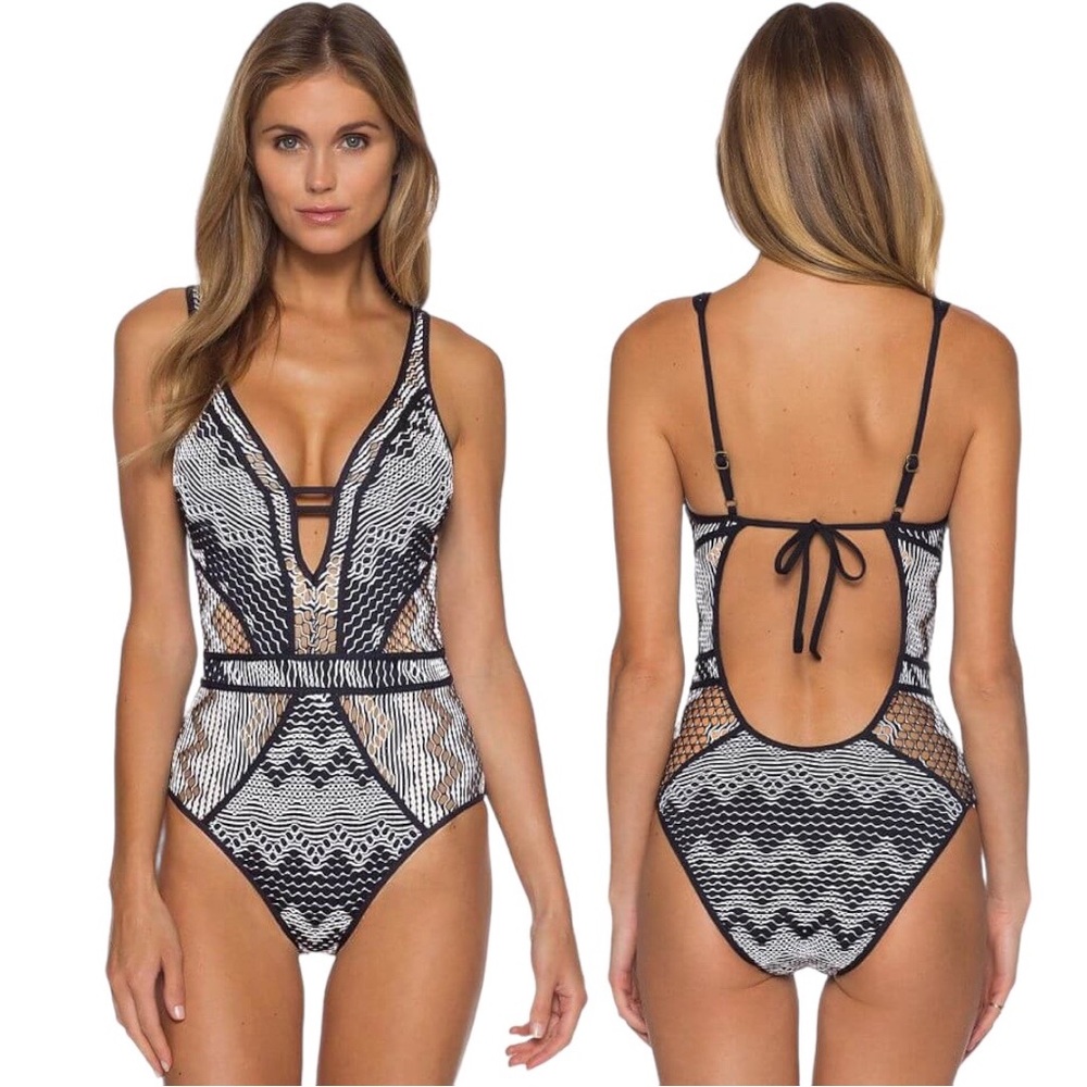 BECCA Show & Tell One Piece Swimsuit